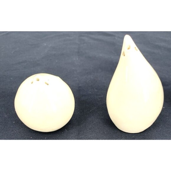 Drip and Drop Salt Pepper Shakers Anthropomorphic Onion Garlic MCM Ceramic 3" - Picture 3 of 9